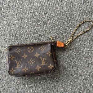 Louis Vuitton Monogram Mini Pouchette